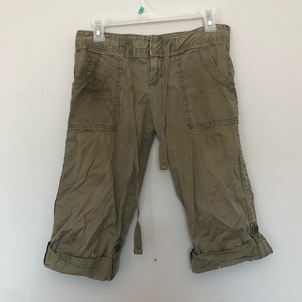 low rise capri cargo pants